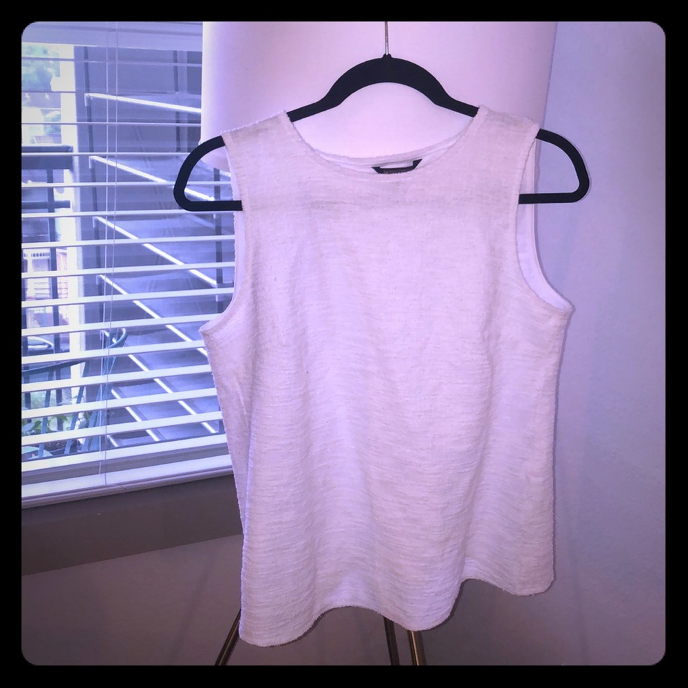 White sleeveless shirt